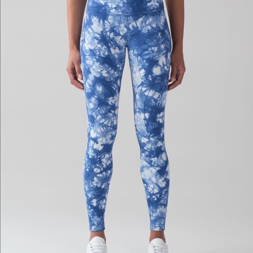 Lululemon Blue Tie-dye Wunder Under Leggings